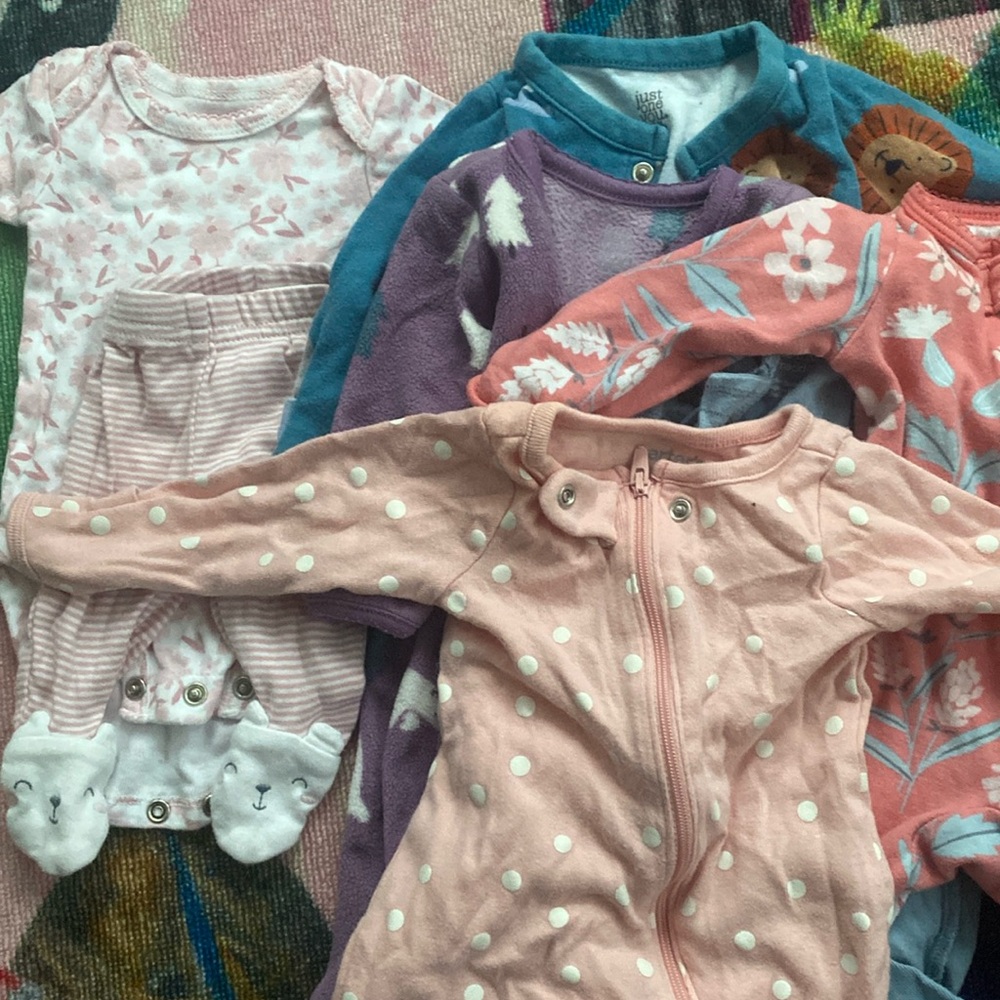 Newborn clothing bundle